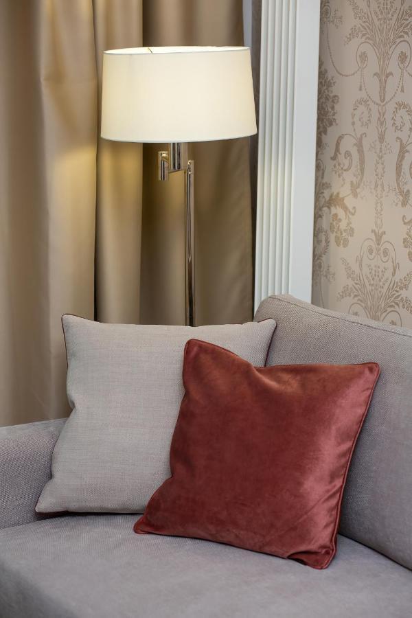 Royal City Center Mennica Residence By Noclegi Renters Warsaw Ngoại thất bức ảnh