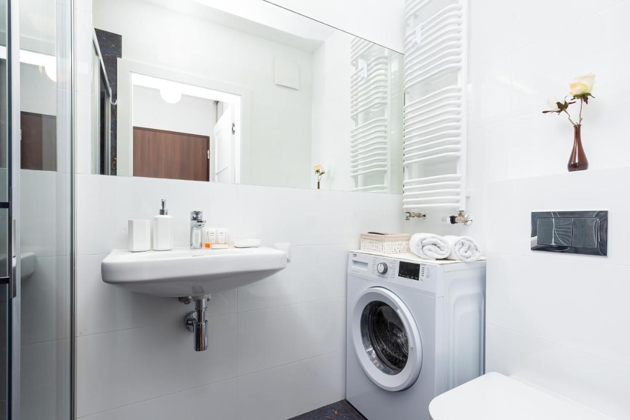 Royal City Center Mennica Residence By Noclegi Renters Warsaw Ngoại thất bức ảnh