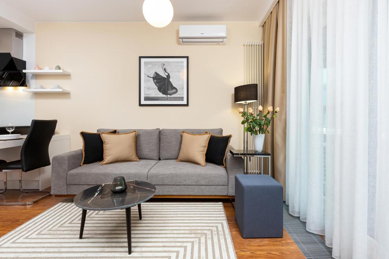 Royal City Center Mennica Residence By Noclegi Renters Warsaw Ngoại thất bức ảnh