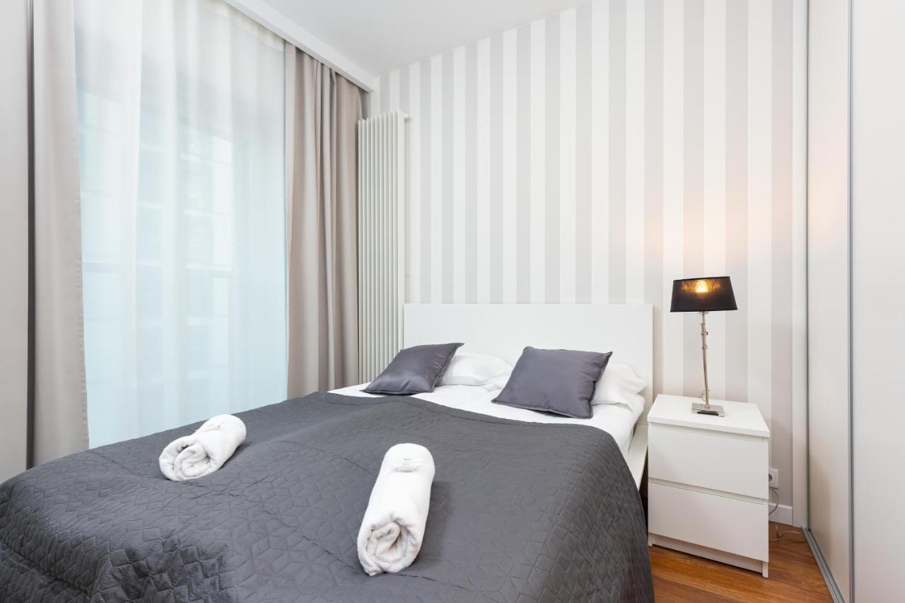 Royal City Center Mennica Residence By Noclegi Renters Warsaw Ngoại thất bức ảnh