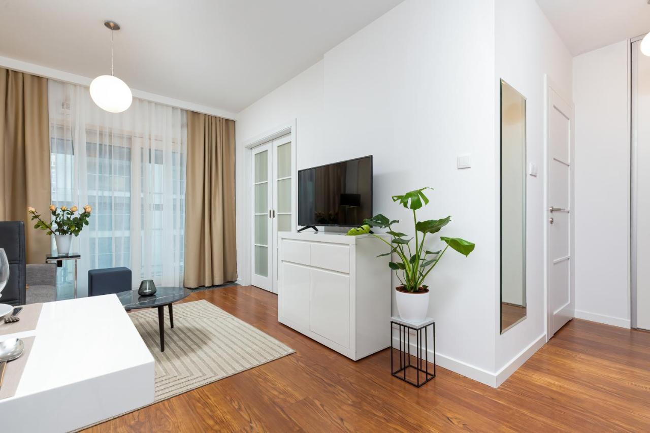 Royal City Center Mennica Residence By Noclegi Renters Warsaw Ngoại thất bức ảnh