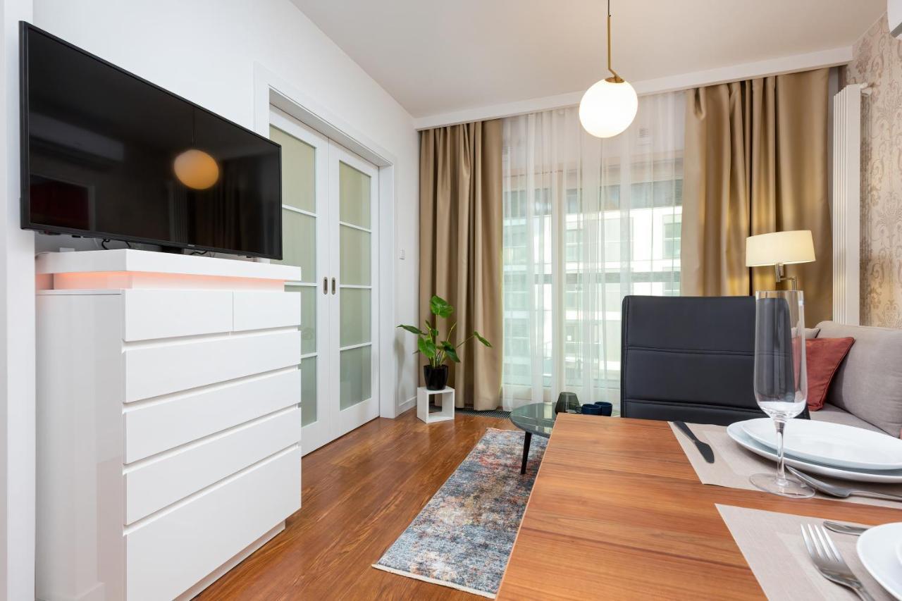 Royal City Center Mennica Residence By Noclegi Renters Warsaw Ngoại thất bức ảnh