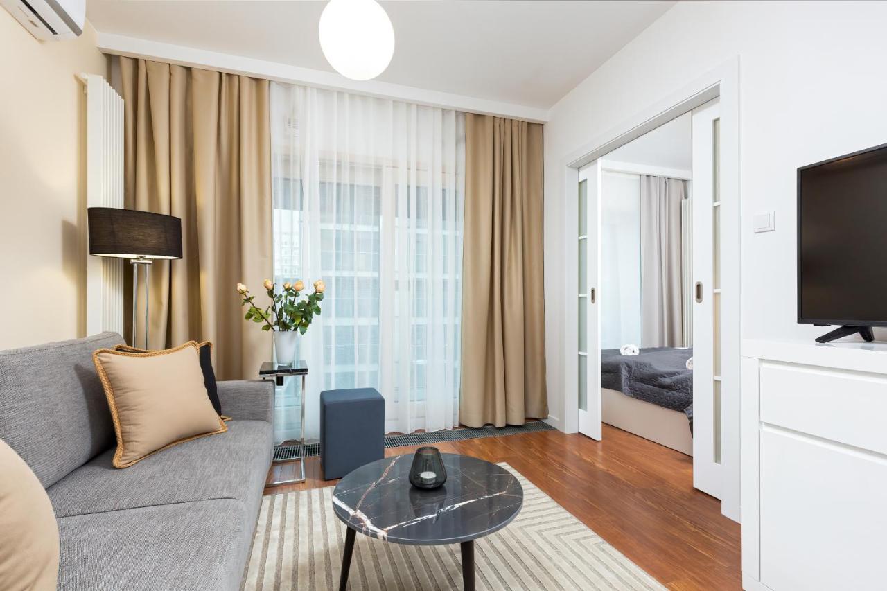 Royal City Center Mennica Residence By Noclegi Renters Warsaw Ngoại thất bức ảnh