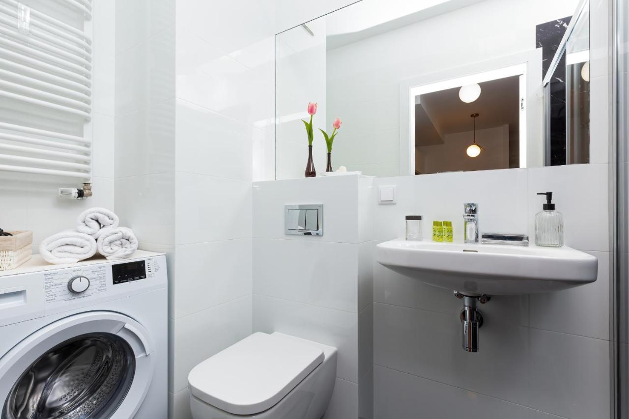 Royal City Center Mennica Residence By Noclegi Renters Warsaw Ngoại thất bức ảnh